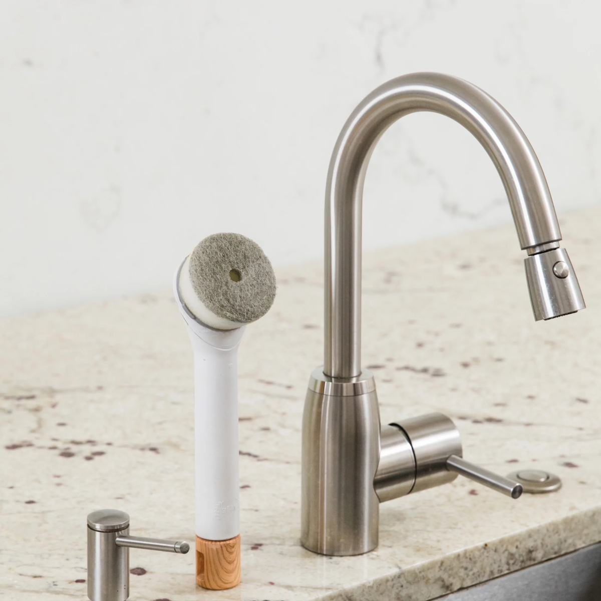 Fillable Dish Wand with Non-Scratch Sponge Headband